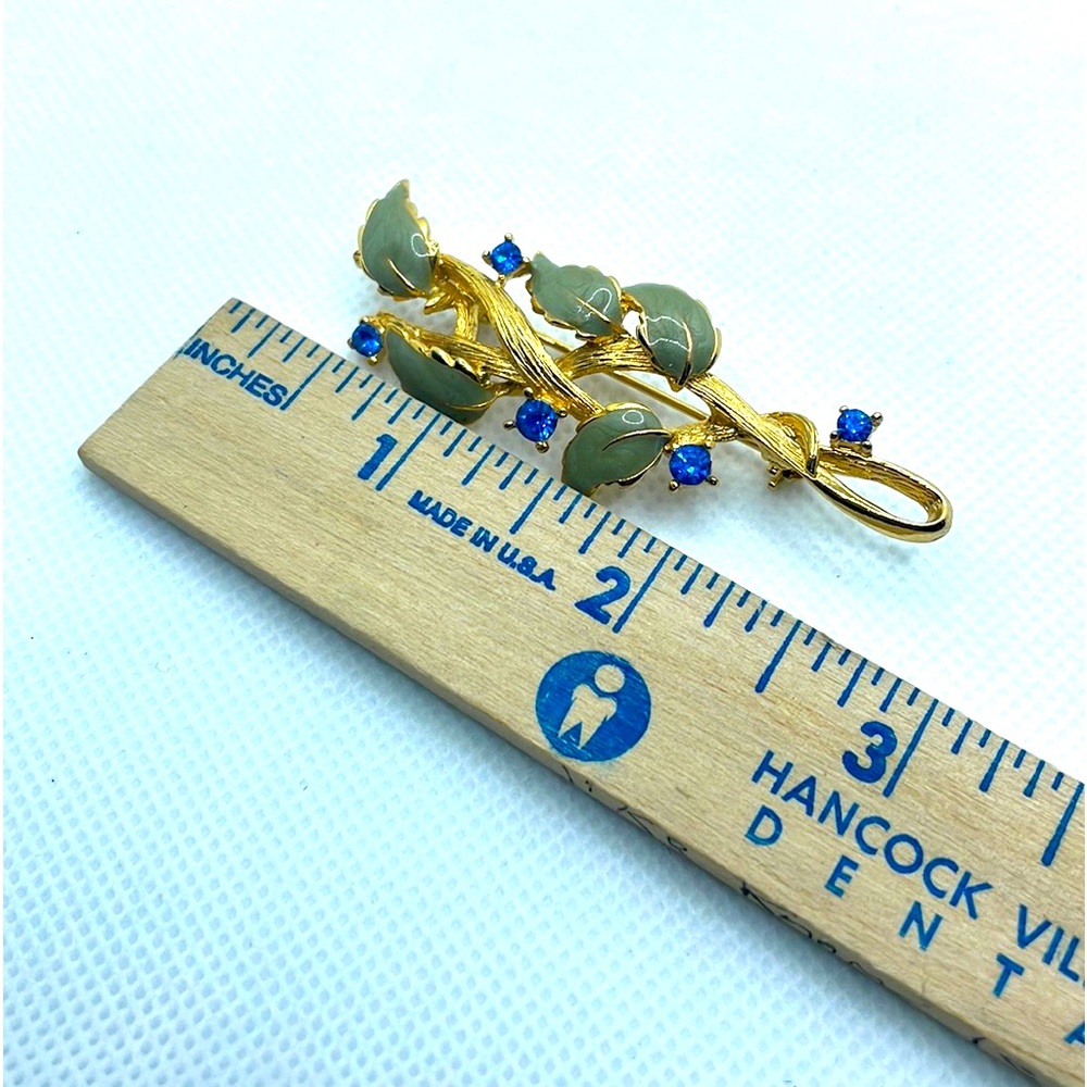 Vintage LIA Gold-tone Green Enamel Leaves Blue Rhinestones Brooch / Pin - Picture 5 of 8